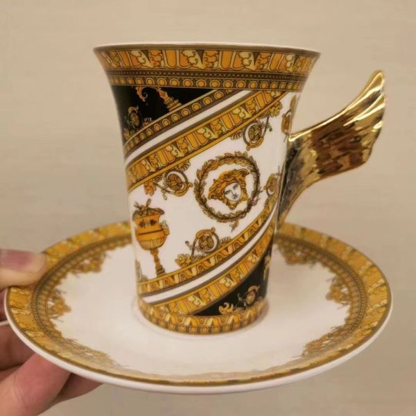 Tazas Ceramic Coffee Cup Cup Té de porcelana Espresso Cocina Drinkware Table de casa Europea Decoración de fiestas de lujo Regalo de boda 230817