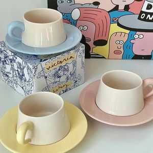 Tasses en céramique tasses à café et assiettes sous la couleur de la couleur haute température Résistante de fille cœur simple