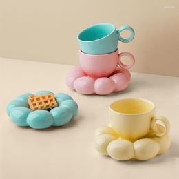 Tasses Tasse à café en céramique avec tasse de tournesol créative mignonne et ensemble de soucoupe pour le bureau à la maison petit déjeuner buvant du thé au lait