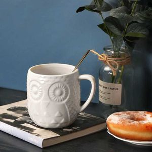 Mokken Ceramic Relief Owl Mug Coffee Cup Milk Mok Thee Kantoor Keramische mokparen Cup Creative Fashion Nieuw 2024 J240428