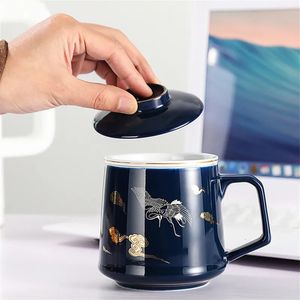 Tasses Tasse de séparation de thé en céramique tasses à thé peintes à la main en porcelaine avec filtre couleur créative glaçure tasse d'eau de bureau cadeau de boisson 231013