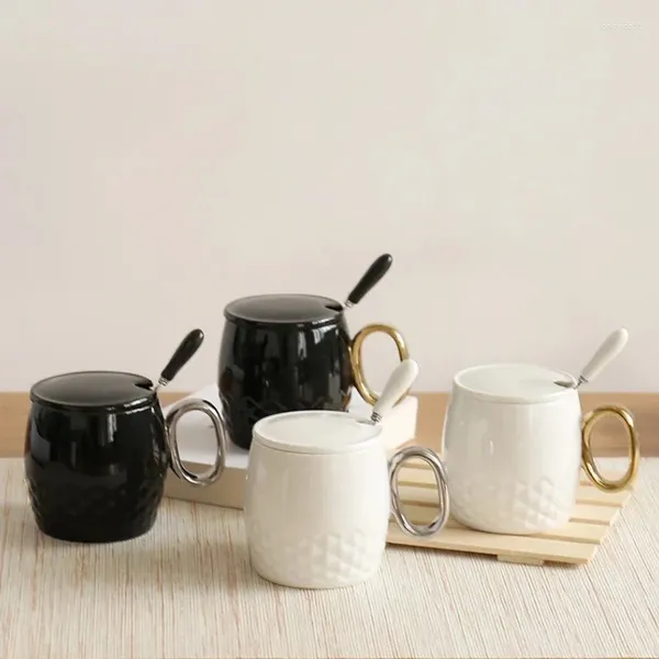 Tazas Ceramic Water Cup Coffee Piine Many Many Black Paza Black Office Regalo de alta gama Color sólido con empuñadura