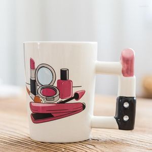 Mokken keramische sleutelmeisje meisje gereedschap schoonheidskit specials nagellakgreep thee koffie mok cup kam vorm voor vrouwen cadeau