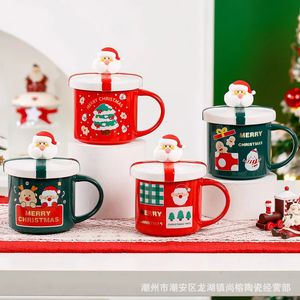Tasses Tasse en céramique de noël créative café mignon avec couvercle cuillère décoration tasse à boire lait Drinkware année cadeau 231120
