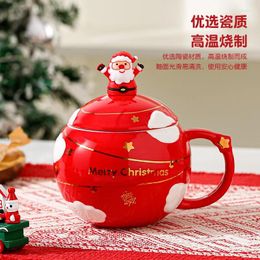 Tasses Noël avec couvercle et père Noël cuillère de la cuillère de la cuillère de création tasse en céramique Noël cadeau de café pour le bureau à domicile