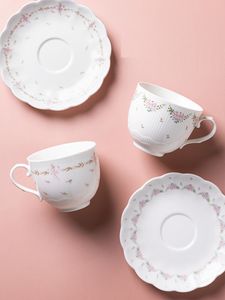 Mokken Classical Coffee Sets European Style Creative Design Ceramic Cup en Saucer 250ml Tea 230815
