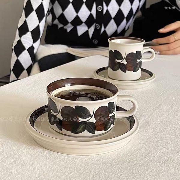 Tasses café marron anémone de mer dessinés à la main rétro après-midi thé sens artistique forme de fleur verres cuisine décorer