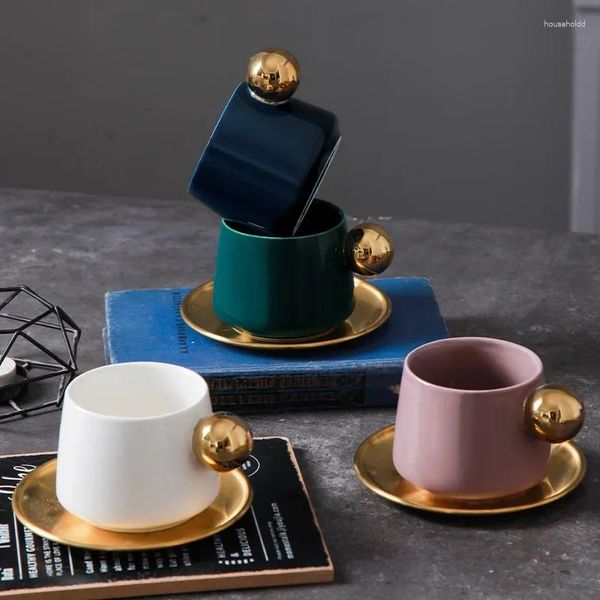 Tasses à café en céramique, tendances créatives, jolies tasses de bureau avec traçage doré.Tasse
