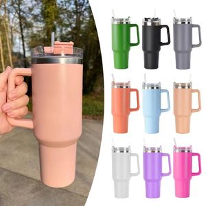 Mugs Coffee tasse 40oz Nouvelle poignée voiture 304 en acier inoxydable paille Bullock voiture portable thermos termo para caf caliente 230927