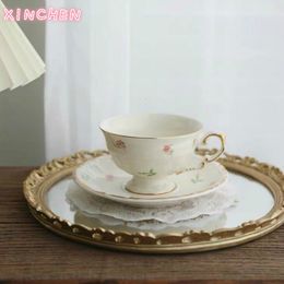 Tasses Tasse à café coréen rétro crémeux jaune pastorale florale entrelacs or céramique anglais après-midi Dessert fleur thé et soucoupe 230825