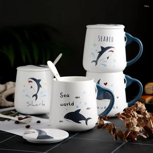 Tazas de café set de cerámica linda 460ml agua de dibujos animados de estilo japonés con cuchara de tapa pareja kawaii jugo de leche