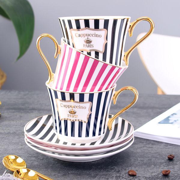 Tasses Concise Stripe Bone China Coffee Cup Saucer With Gold Spoon Elegant Ceramic Paris Tea 225ml Porcelain Teacup Cafe Drinkware 230818