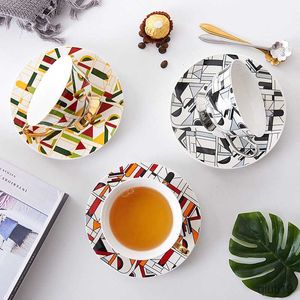 Tazas Pareja desayuno taza de café regalo Jinbo taza patrón geométrico taza de cerámica y platillo juego tazas de café R230713