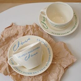 Tasses Tasse à café en céramique de couleur crème Accueil 2024 Assiette à manger de haute valeur 3 ensembles de beaux plats