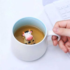 Tasses créatives et mignonnes en céramique en forme d'animal 3D tasse de café au café avec poignée utilisée pour cadeaux pour la maison boisson multiples tasse J240428