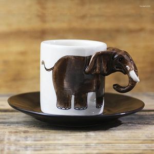 Tazas Taza de cerámica animal creativa Taza de elefante de dibujos animados Café pintado a mano con platillo Espresso