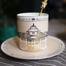 Tazas creativas de café de cerámica taza de té de porcelana dorada conjunto de alta calidad 230815