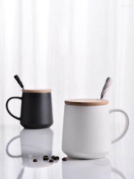 Tasses Creative Couple Tasse Solide Couleur Mat Avec Couvercle Cuillère Facile À Nettoyer Porcelaine Tasse À Café Noir Blanc Simple Boire
