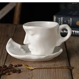 Mokken Creative Face Porselein Cup Saucer Tea Set Kissing Art Mug Ceramic Coffee Office Bruiloft Geschenkkeuken Kitchen Dining Bar