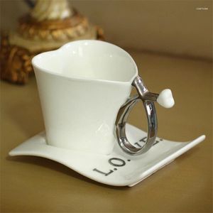 Mokken creatief geschenk modeontwerp zakka schattige liefhebbers hart keramische koffiemok set melk ontbijt thee ring witte beker voor koppels