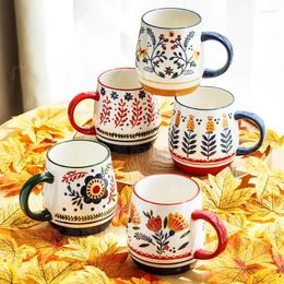 Tasses créatives de coupe en céramique peinte à la main Personnaire petit déjeuner milbe de café tasse de maison de maison de cuisine domestique