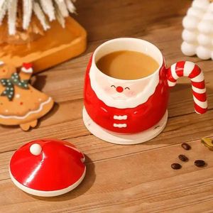 Tasses créatives du Père Noël peintes à la main Top Internet célébrité Coupte Coupe de céramique ménage avec un couvercle de grande capacité d'eau et de lait