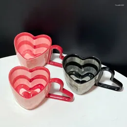 Mokken creatieve handgeschilderde gestreepte liefdesvorm keramische beker handbinching onregelmatige mok persoonlijkheidspaar Koffie Melk