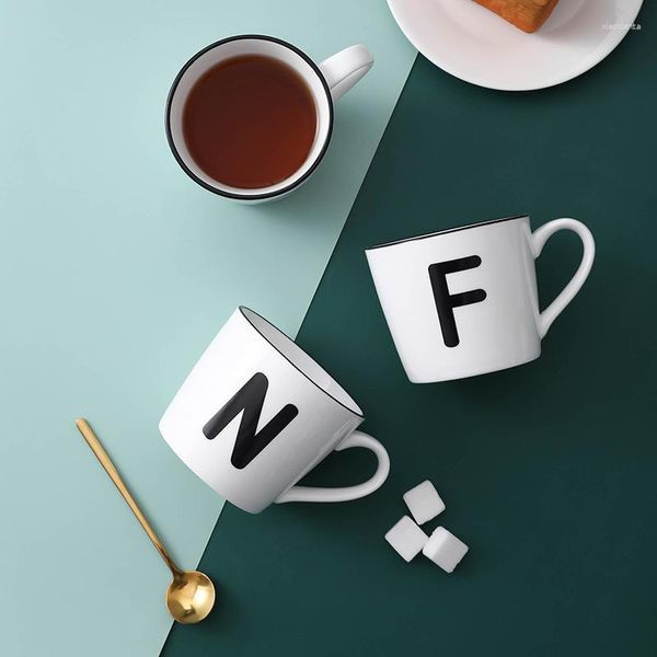 Tasses lettre créative tasse à eau en céramique avec une grande valeur de beauté tasse de ménage café personnalité Couple peut ajouter un Logo