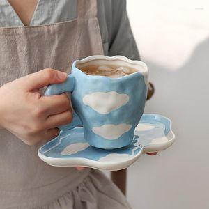 Tasses créatives de nuages ​​peints à la main personnalisés avec assiette en céramique tas de thé à thé de lait de petit déjeuner gâteau de pain à la gâteau de la cuisine