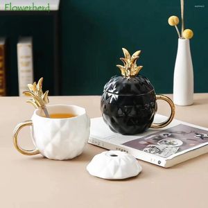 Mokken creatieve ananas keramische cup zwart -wit mok paar water drink havermout fruit schattige koffie