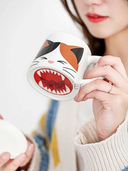 Tazas linda taza de cerámica de gato de cerámica de viaje en casa dibujos animados de una taza taza de café tazas de té personalidad de cafetería novedosa con tapa de cuchara 240417