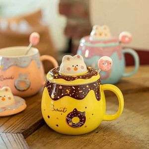 Tasses mignonnes beignet tasse en céramique avec couvercle cuillère rose girls bureau étudiant tasse de café adapté aux couples de grande capacité de bois de thé au lait j240428
