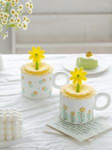 Tasses Mignon Fleur Tasse En Relief Avec Couvercle Petit Chrysanthème Frais Tasse En Céramique Fille Conception Niche Petit Déjeuner Café Lait