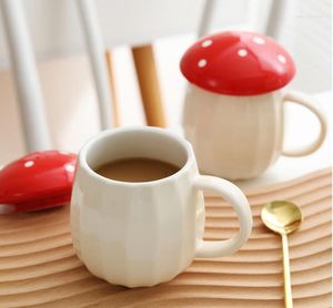 Tasses mignon champignon tasse en céramique lait tasse à café avec couvercle idéal cadeau d'anniversaire pour les femmes maman Drinkware 2022