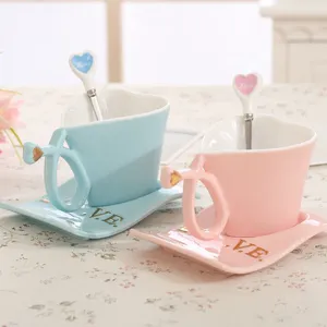 Mokken Design Creative Gift Zakka Cute Lovers Heart Ceramic Coffee Mug Set Milk Breakfast Thee Ring White Pink Blue Cup voor koppels