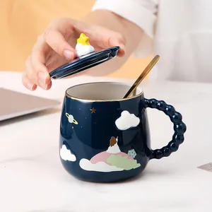 Tasses Dream Star Cup Personnages de dessins animés avec couvercle et cuillère Profitez du temps Bouteille d'eau en céramique Lisse Délicat Couple Cadeaux de vacances