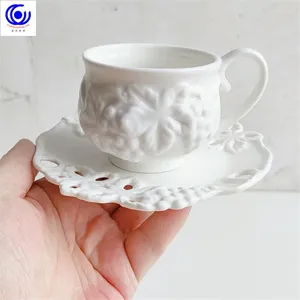 Tasses en relief à fleurs à fleurs tasse de thé compact à tèvre couvre de couleur une plante en trois dimensions petit cadeau exquis