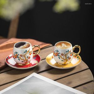 Tasses tasses en céramique émaillé tasse de café et soucoupe set créative tasse maître maître simple bleu blanc tasse de thé à l'intérieur des fleurs à l'intérieur des fleurs