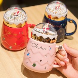 Mokken Est Kerstparen Keramische Santa Claus Figurines Creative 2023 Xmas Gift Lid Design Office Home Milk Coffee Cup 221122