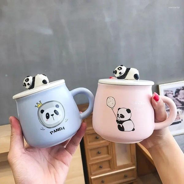Tasses European Ceramic 3D Cartoon Panda Coffee Milk Mug avec couvercle et cuillère en porcelaine mignon couple à eau Cup Bureau tasses à thé