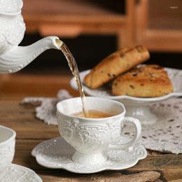 Tasses européennes en céramique tasse de bureau de bureau relief l'après-midi tasse de thé et soucoupe set motif de fleurs tasses à café de cuisine maison