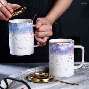 Tasses European Cerry Starry Sky Café Masse avec couvercle et cuillère créative petit déjeuner lait en porcelaine de bureau