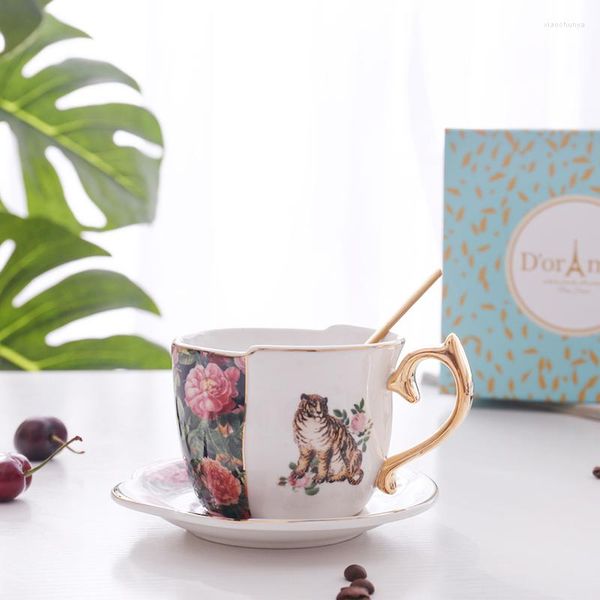Tazas Taza de café y platillo de cerámica creativa europea Caja de regalo Té Ecológico Japonés