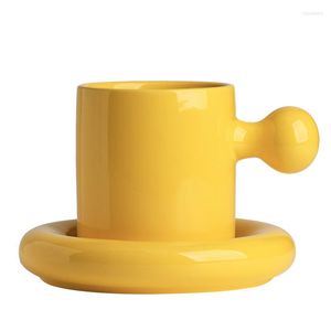 Mokken Europese stijl gele porselein koffie Coffee Cup Office Desktop Mok Cartoon schattige keramische dessertkoe met schotel 280 ml cadeau