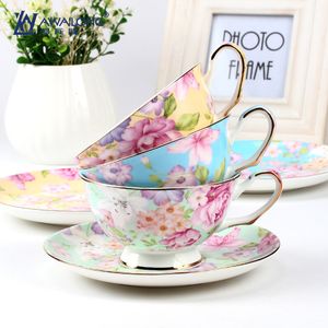 Mokken exportniveau hoogwaardige Europese stijl bloem gepigmenteerde koffiesets Bone China keramische theekopjes met Dish 230818