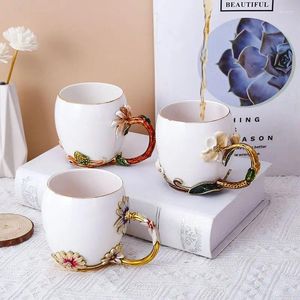 Tasses exquises émail en porcelaine blanche tasse tasse de tasse de café en céramique et en poterie cadeau cadeau original petit déjeuner mignon thé go