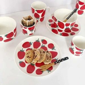 Tasses Finlandais Strawberry Ceramic tasses Ins célèbres tasses de café japon