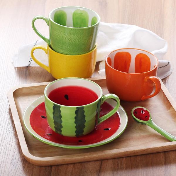 Tazas Taza de desayuno de avena de cerámica con estampado de frutas, taza resistente al calor pintada a mano con plato y cuchara, tazas de leche y café para el hogar