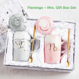 Mokken Fsile Marble Patroon Cup Gold Rim Mug Gift Box Set Coffee Paar Women Flamingo Ceramic met handceremonie