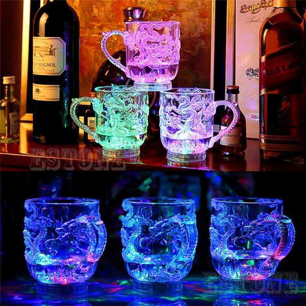 Tazas Vasos Cerveza Taza LED Color del arco iris Luz intermitente Resplandor Tazas para R230712